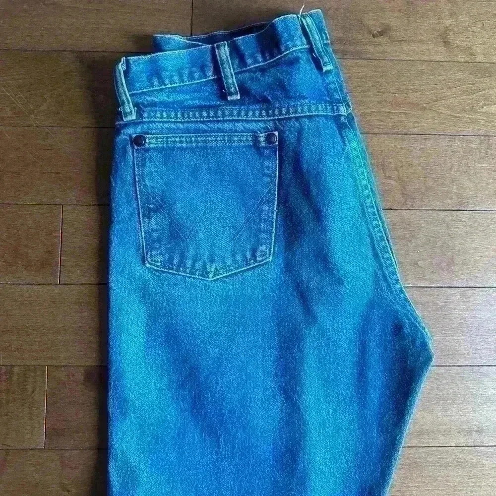 Wrangler | Denim straight leg women’s jeans size medium - Picture 4 of 4
